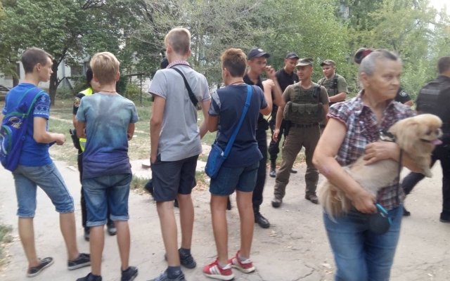 В школе произошла массовая драка (ФОТО) Фото № 3 В школе произошла массовая драка (ФОТО) Фото № 3