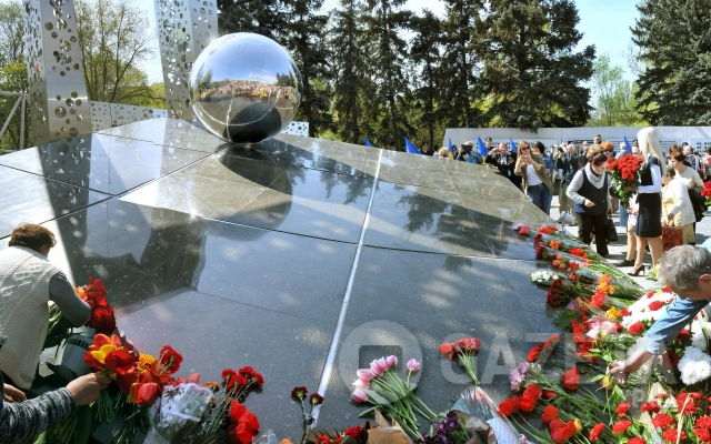 Самый полный фоторепортаж с открытия памятника в Запорожье Фото № 23 Самый полный фоторепортаж с открытия памятника в Запорожье Фото № 23