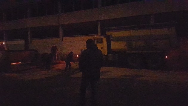 Под Запорожьем на дорогу высыпалось несколько тонн зерна (ФОТО, ВИДЕО) Фото № 0 Под Запорожьем на дорогу высыпалось несколько тонн зерна (ФОТО, ВИДЕО) Фото № 0