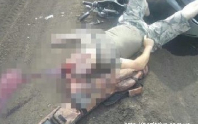 Под Запорожьем грузовик переехал голову мопедисту (ФОТО 18+) Фото № 0 Под Запорожьем грузовик переехал голову мопедисту (ФОТО 18+) Фото № 0