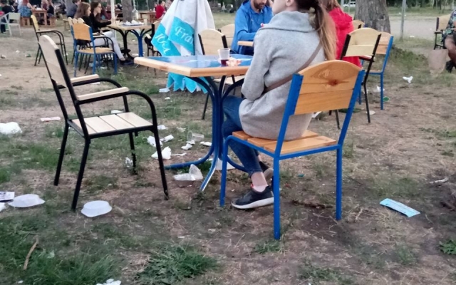 Свинство да и только: Запорожец показал, что оставили после себя участники фестиваля (ФОТО) Фото № 2 Свинство да и только: Запорожец показал, что оставили после себя участники фестиваля (ФОТО) Фото № 2