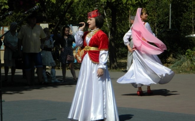 В Запорожье отметили яркий национальный праздник Фото № 1 В Запорожье отметили яркий национальный праздник Фото № 1
