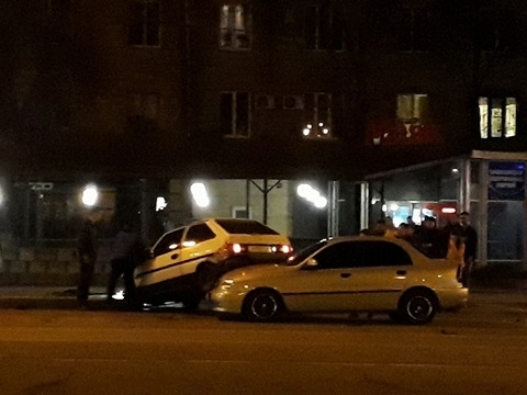 Смотрите: в центре Запорожья масштабное ДТП Фото № 0 Смотрите: в центре Запорожья масштабное ДТП Фото № 0