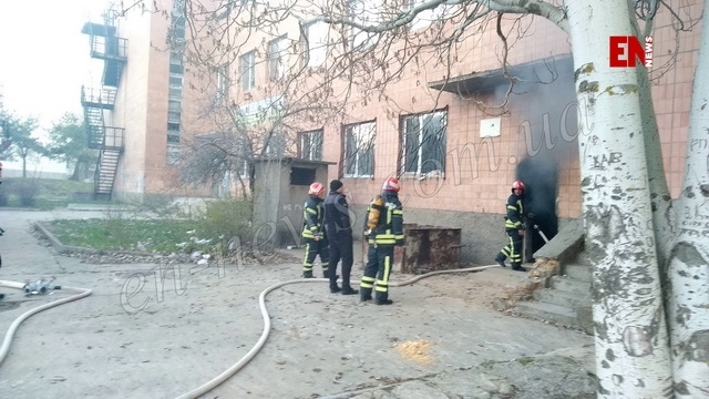 Под Запорожьем неизвестный поджег комбинат (ФОТО) Фото № 0 Под Запорожьем неизвестный поджег комбинат (ФОТО) Фото № 0