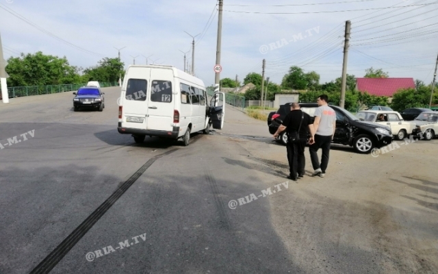 В Запорожской области пасажирский автобус попал в аварию (ФОТО) Фото № 3 В Запорожской области пасажирский автобус попал в аварию (ФОТО) Фото № 3