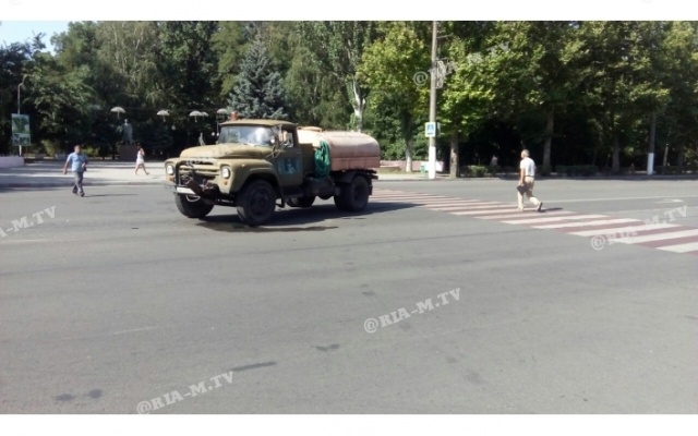 В Запорожской области легковушка столкнулась с ЗИЛом (ФОТО) Фото № 3 В Запорожской области легковушка столкнулась с ЗИЛом (ФОТО) Фото № 3