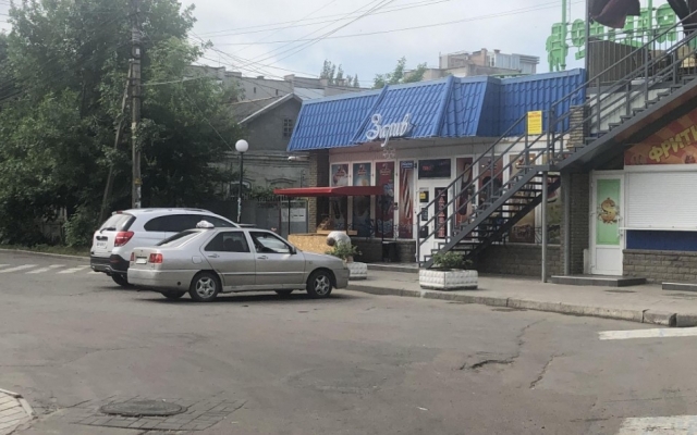 На запорожском курорте в водителя такси стреляли (ФОТО) Фото № 0 На запорожском курорте в водителя такси стреляли (ФОТО) Фото № 0