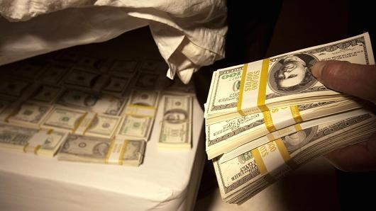 Вон сейф: Запорожанка отдала мошеннику 2 миллиона гривен Фото № 0 Вон сейф: Запорожанка отдала мошеннику 2 миллиона гривен Фото № 0
