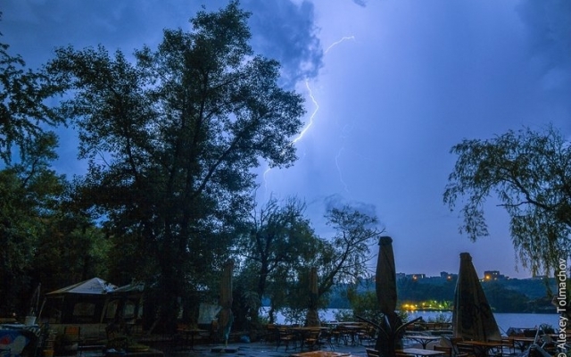 Запорожский фотограф делает уникальные кадры во время грозы (ФОТО) Фото № 12 Запорожский фотограф делает уникальные кадры во время грозы (ФОТО) Фото № 12