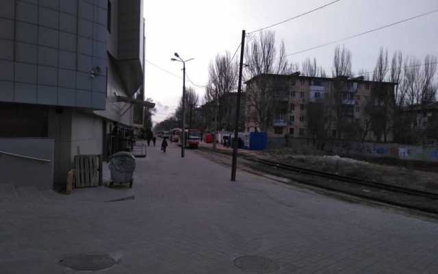 В центре Запорожья трамвай сошел с рельс и едва не снес столб (ФОТО) Фото № 1 В центре Запорожья трамвай сошел с рельс и едва не снес столб (ФОТО) Фото № 1