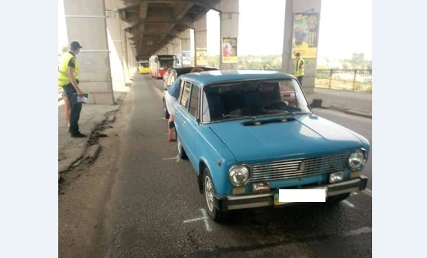 На мосту автоледи устроила аварию (ФОТО) Фото № 0 На мосту автоледи устроила аварию (ФОТО) Фото № 0