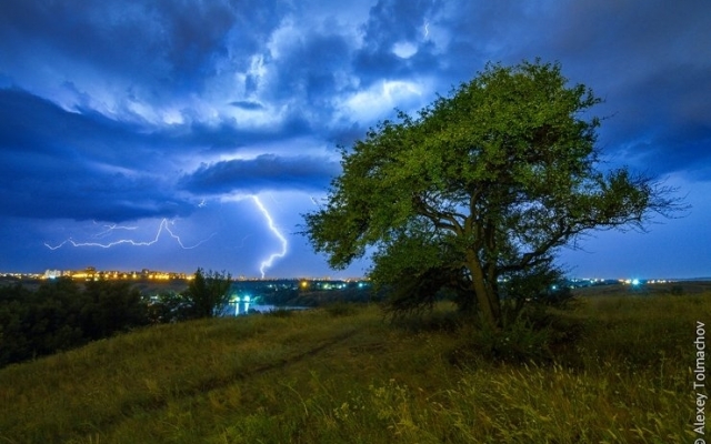 Запорожский фотограф делает уникальные кадры во время грозы (ФОТО) Фото № 8 Запорожский фотограф делает уникальные кадры во время грозы (ФОТО) Фото № 8
