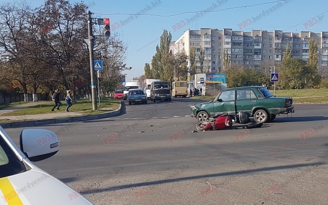 На одном и том же участке дороги произошло два ДТП подряд (ФОТО) Фото № 2 На одном и том же участке дороги произошло два ДТП подряд (ФОТО) Фото № 2