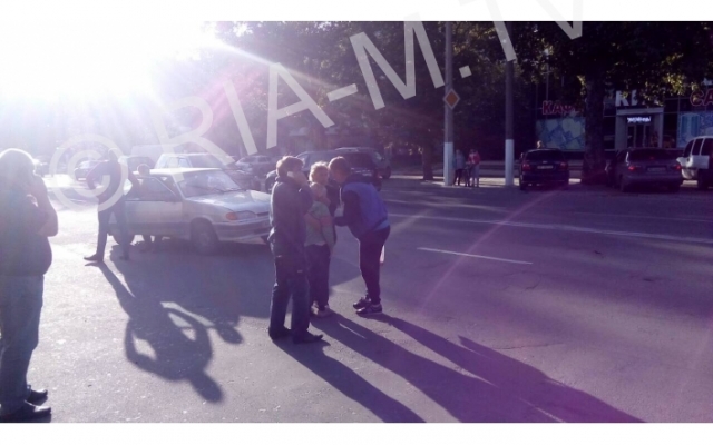 В Запорожской области толпа едва не разорвала автомобилиста, который сбил ребёнка (ФОТО) Фото № 0 В Запорожской области толпа едва не разорвала автомобилиста, который сбил ребёнка (ФОТО) Фото № 0