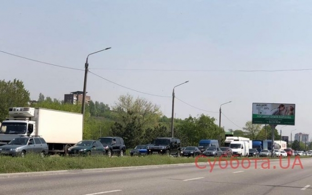 В Запорожье произошло тройное ДТП: На месте аварии образовалась пробка (ФОТО) Фото № 1 В Запорожье произошло тройное ДТП: На месте аварии образовалась пробка (ФОТО) Фото № 1