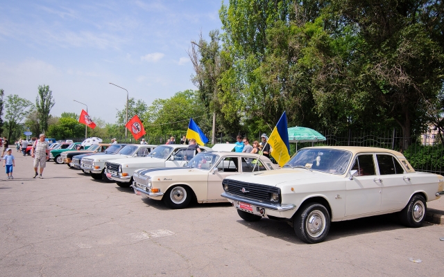 Смотрите: Запорожцы увидели десятки старых и любимых авто Фото № 3 Смотрите: Запорожцы увидели десятки старых и любимых авто Фото № 3