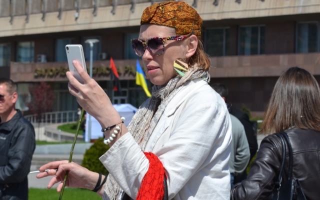 В сети появился самый полный фоторепортаж сегодняшнего митинга в Запорожье Фото № 34 В сети появился самый полный фоторепортаж сегодняшнего митинга в Запорожье Фото № 34