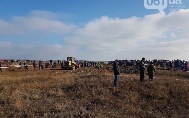 В Бердянске проходит захватывающее автомобильное шоу (ФОТО) Фото № 0 В Бердянске проходит захватывающее автомобильное шоу (ФОТО) Фото № 0