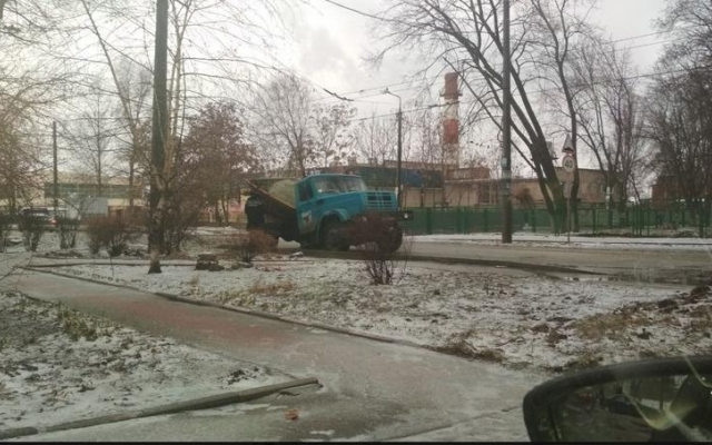 Фотофакт: В Запорожье грузовик переломился пополам Фото № 0 Фотофакт: В Запорожье грузовик переломился пополам Фото № 0