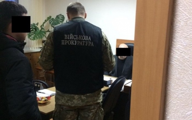 Запорожский налоговик пойман на взятке в четверть миллиона Фото № 0 Запорожский налоговик пойман на взятке в четверть миллиона Фото № 0