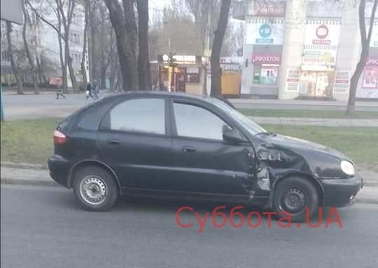 В Запорожье в аварию попал автобус (ФОТО) Фото № 1 В Запорожье в аварию попал автобус (ФОТО) Фото № 1