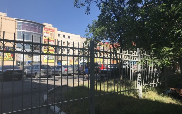 Фотофакт: в центре Запорожья обосновались бомжи Фото № 0 Фотофакт: в центре Запорожья обосновались бомжи Фото № 0