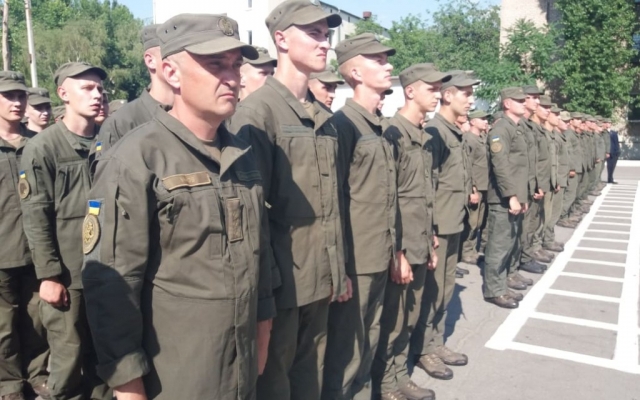 Стало известно, что говорил Порошенко в воинской части Запорожья (ВИДЕО) Фото № 1 Стало известно, что говорил Порошенко в воинской части Запорожья (ВИДЕО) Фото № 1