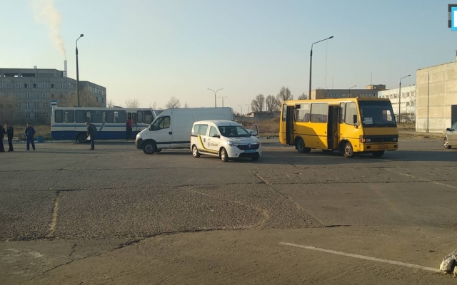 Под Запорожьем в маршрутке мужчина скончался на глазах у внука (ФОТО) Фото № 0 Под Запорожьем в маршрутке мужчина скончался на глазах у внука (ФОТО) Фото № 0