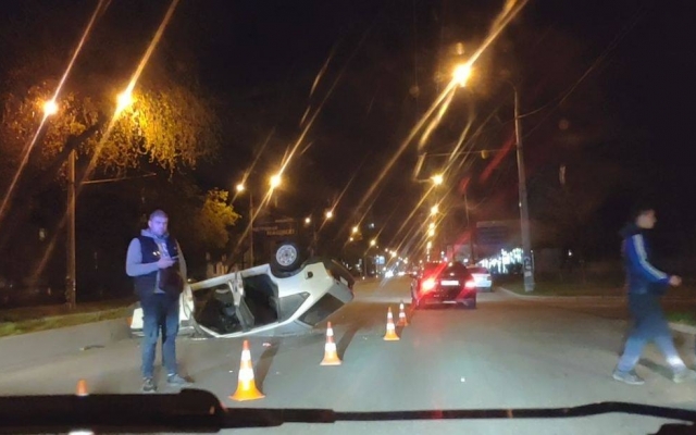 В Запорожье масштабная авария с участием 4 авто: Машина перевернулась, есть погибший (ФОТО) Фото № 1 В Запорожье масштабная авария с участием 4 авто: Машина перевернулась, есть погибший (ФОТО) Фото № 1