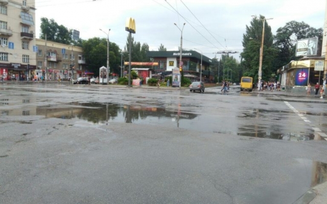 Запорожье вновь накрыло ливнем (ФОТО-ВИДЕО) Фото № 3 Запорожье вновь накрыло ливнем (ФОТО-ВИДЕО) Фото № 3