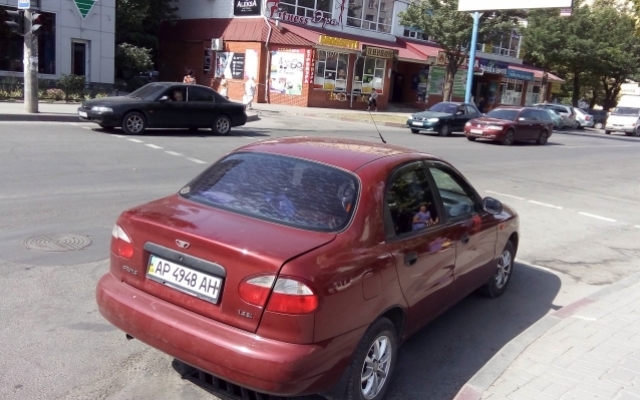 Автохам дважды нарушил правила дорожного движения (ФОТО) Фото № 1 Автохам дважды нарушил правила дорожного движения (ФОТО) Фото № 1
