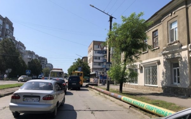 На запорожском курорте автобус с пассажирами попал в ДТП (ВИДЕО) Фото № 0 На запорожском курорте автобус с пассажирами попал в ДТП (ВИДЕО) Фото № 0