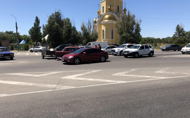 Автоледи из Харкова устроила на запорожском курорте аварию (ФОТО) Фото № 2 Автоледи из Харкова устроила на запорожском курорте аварию (ФОТО) Фото № 2