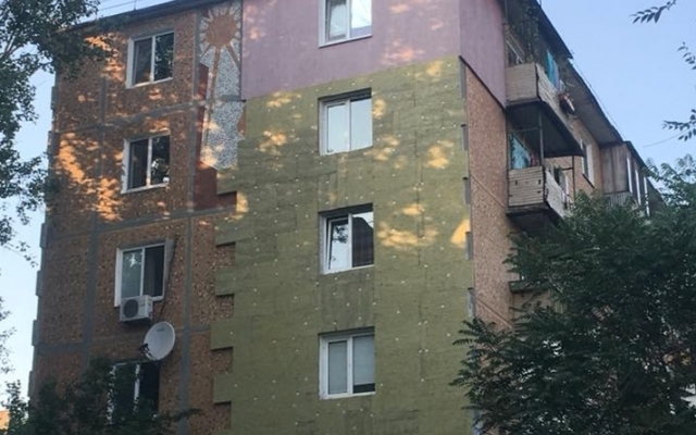 Фотофакт: В Запорожье многолетнюю мозаику на многоэтажке закрыли утеплителем Фото № 0 Фотофакт: В Запорожье многолетнюю мозаику на многоэтажке закрыли утеплителем Фото № 0