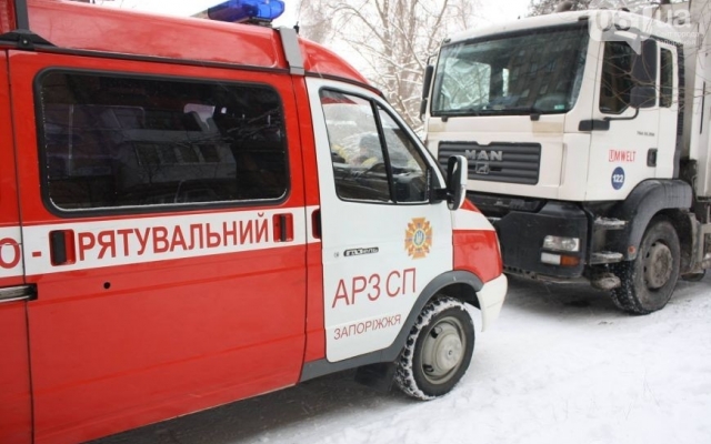 В Запорожье мусоровоз насмерть переехал женщину Фото № 2 В Запорожье мусоровоз насмерть переехал женщину Фото № 2