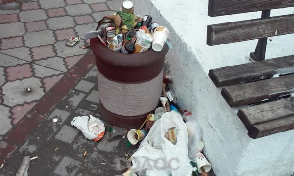 Смотрите: город Запорожской области тонет в мусоре Фото № 1 Смотрите: город Запорожской области тонет в мусоре Фото № 1