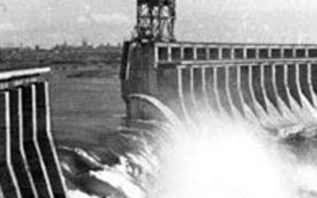 Как выглядела плотина ДнепроГЭС, взорванная в 1941 году (ВИДЕО) Фото № 1 Как выглядела плотина ДнепроГЭС, взорванная в 1941 году (ВИДЕО) Фото № 1
