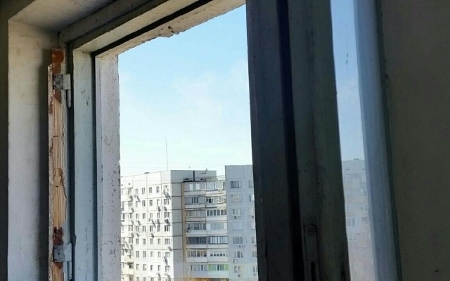 Под Запорожьем порывом ветра оторвало створку окна (ФОТО) Фото № 1 Под Запорожьем порывом ветра оторвало створку окна (ФОТО) Фото № 1