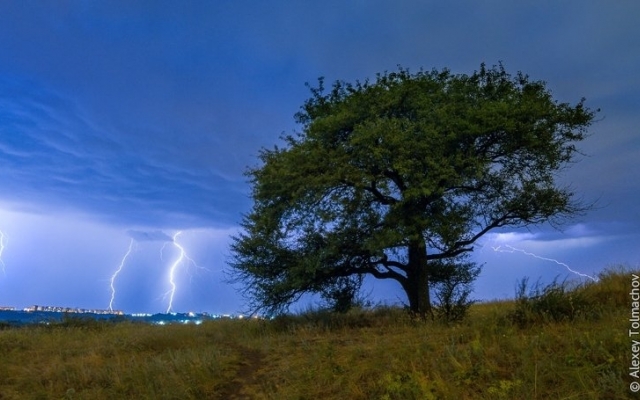 Запорожский фотограф делает уникальные кадры во время грозы (ФОТО) Фото № 7 Запорожский фотограф делает уникальные кадры во время грозы (ФОТО) Фото № 7