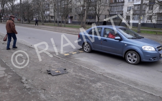 Автомобилям угрожает Автомобилям угрожает