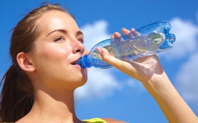 На запорожском курорте под видом артезианской воды продавали обычную воду Фото № 0 На запорожском курорте под видом артезианской воды продавали обычную воду Фото № 0