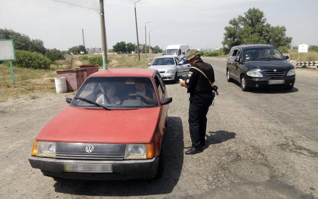 В Запорожской области заключенные раскачали и перевернули автозак. Организована спецоперация (ФОТО) Фото № 0 В Запорожской области заключенные раскачали и перевернули автозак. Организована спецоперация (ФОТО) Фото № 0