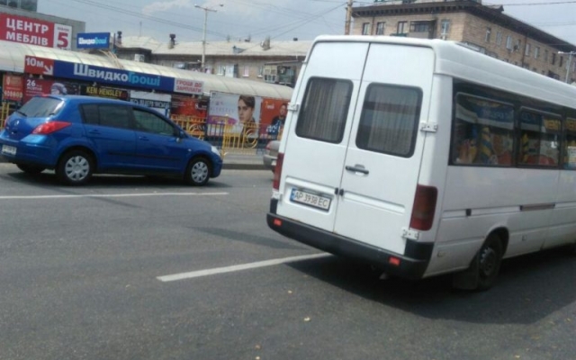 В Запорожье ездит опасная маршрутка (ФОТО) Фото № 0 В Запорожье ездит опасная маршрутка (ФОТО) Фото № 0