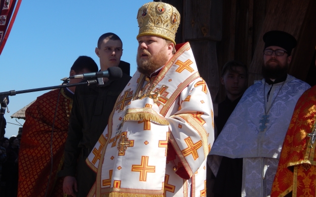 Тысячи запорожцев отметили Пасху на Хортице (ФОТО) Фото № 3 Тысячи запорожцев отметили Пасху на Хортице (ФОТО) Фото № 3