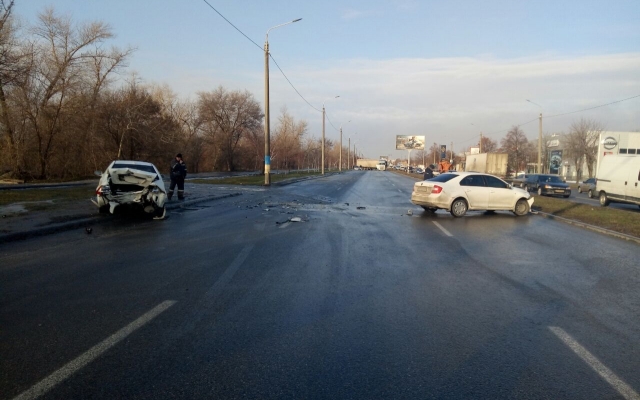 ДТП в Запорожье: Дорогу не поделили ДТП в Запорожье: Дорогу не поделили