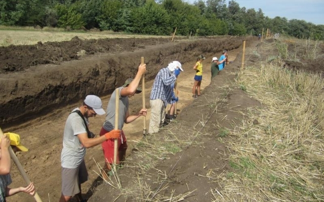 В Запорожской области в кургане обнаружили останки средневекового всадника (ФОТОРЕПОРТАЖ) Фото № 7 В Запорожской области в кургане обнаружили останки средневекового всадника (ФОТОРЕПОРТАЖ) Фото № 7