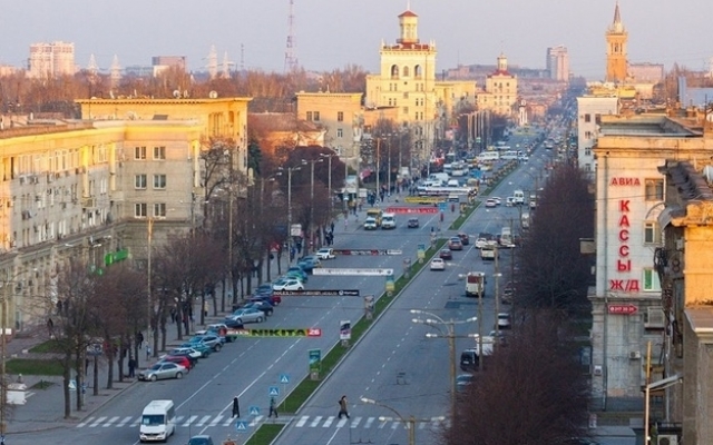 В центре Запорожья пожар - горел билборд Фото № 0 В центре Запорожья пожар - горел билборд Фото № 0