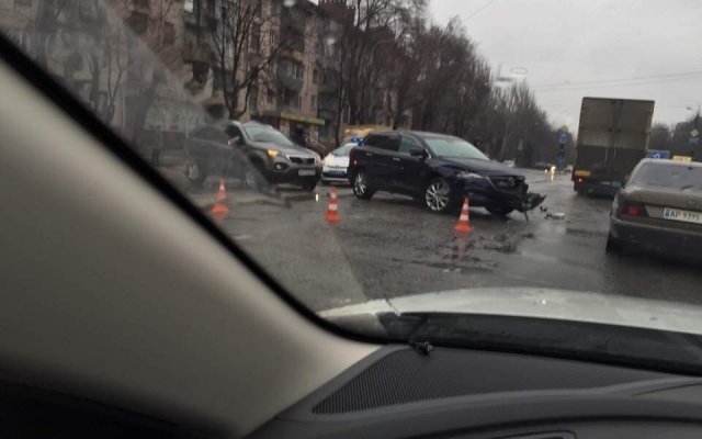 Смотрите: в центре Запорожья ДТП с джипами Фото № 0 Смотрите: в центре Запорожья ДТП с джипами Фото № 0