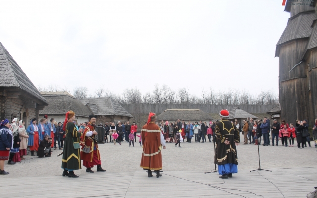 Запорожцы отпраздновали Масленицу на Хортице (ФОТО) Фото № 1 Запорожцы отпраздновали Масленицу на Хортице (ФОТО) Фото № 1