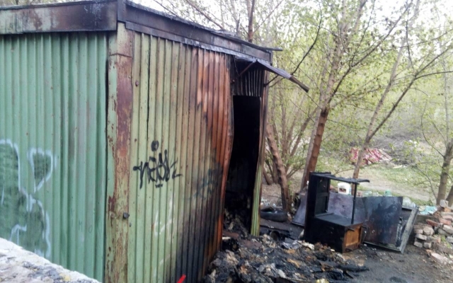 В Запорожье в строительном вагончике заживо сгорели люди (ФОТО) Фото № 1 В Запорожье в строительном вагончике заживо сгорели люди (ФОТО) Фото № 1